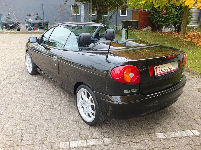 Renault Megane 1.6 16V PRIVILEGE 1.HAND LEDER KLIMAANLAGE 119.545 km 3.704 € Köln 50858