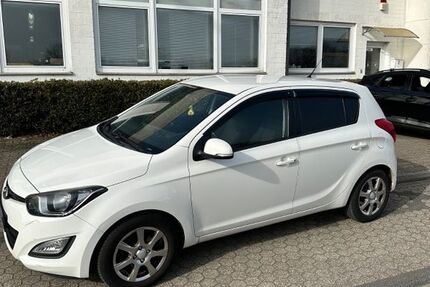 Hyundai i20 102.000 km 5.700 &euro; Troisdorf 53842