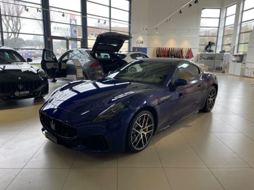 Maserati Granturismo 11.500 km 146.980 € Köln 50829