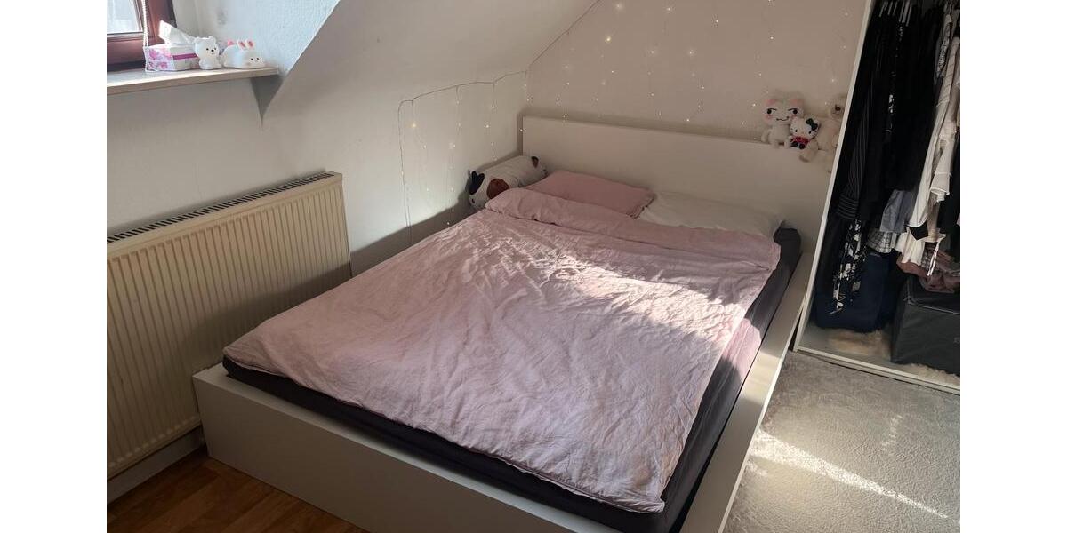 1 Zimmer in ruhigen 4er-FRAUEN-WG. zimmer