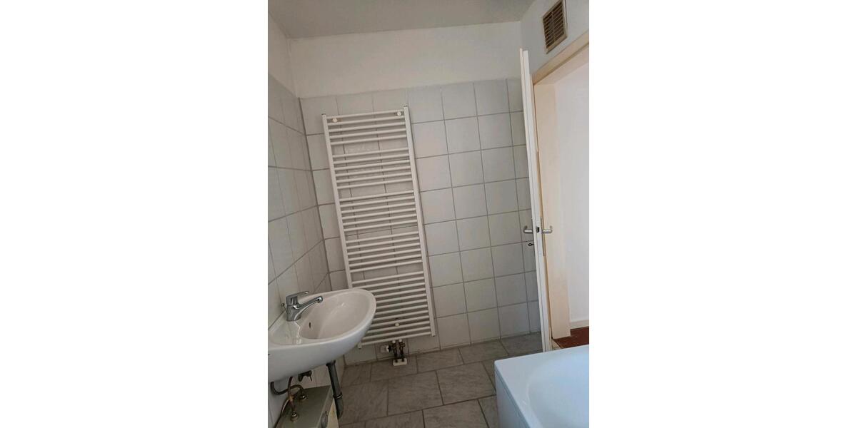 Erdgeschoßwohnung Solingen Mitte - 1 Zimmer, 45 m&sup2;, 570&euro; | Angebot:25343061