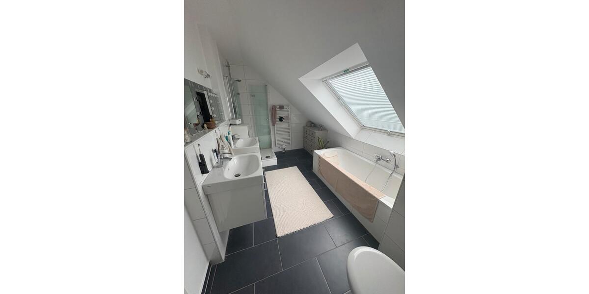 Schöne große 4 Zimmer Wohnung in Neuss Norf 4 zimmer