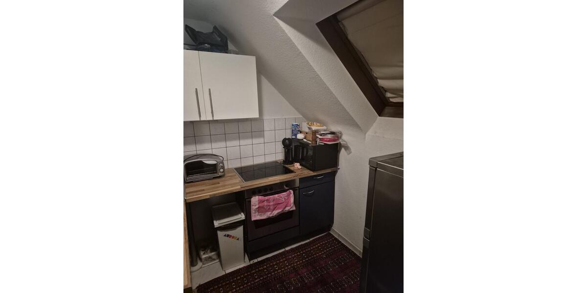 Dachgeschoßwohnung Niederkassel - 2 Zimmer, 40 m&sup2;, 550&euro; | Angebot:25355977