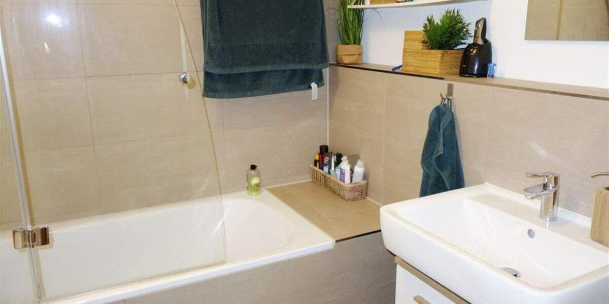 Moderne 3 Zimmer Wohnung + Balkon + Fußbodenheizung in D.-Flingern 3 zimmer