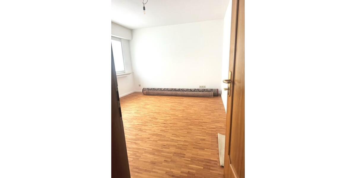 Reihenhaus Solingen Central - 3 Zimmer, 140 m&sup2;, 1.680&euro; | Angebot:24685628