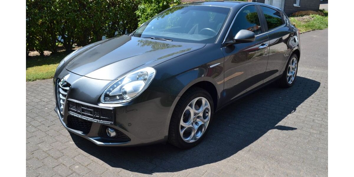 Alfa Romeo Giulietta 102.000 km 12.900 € Remscheid 42859