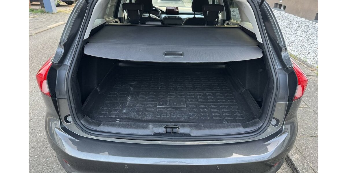 Ford Focus Navi+Temp+Sitzh+Spurh+CarPlay+6xServ+1H+E6 93.000 km 11.250 &euro; Erftstadt 50374