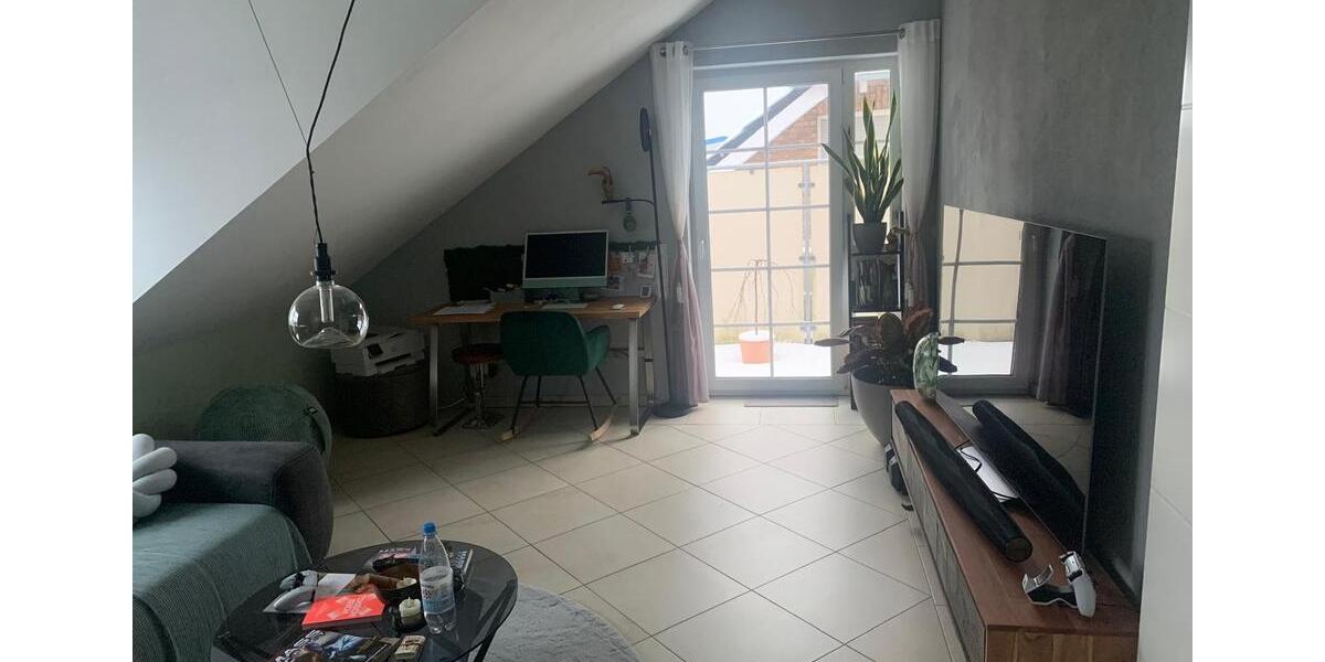 Dachgeschoßwohnung Overath - 2 Zimmer, 83 m&sup2;, 1.049&euro; | Angebot:24488192
