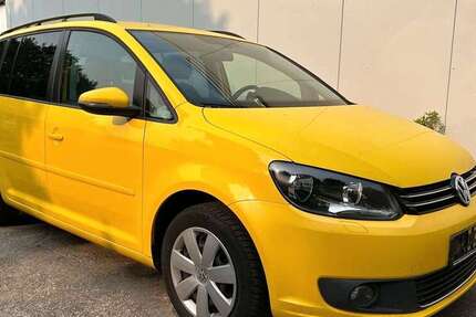 VW Touran 147.231 km 9.999 &euro; Köln 51107