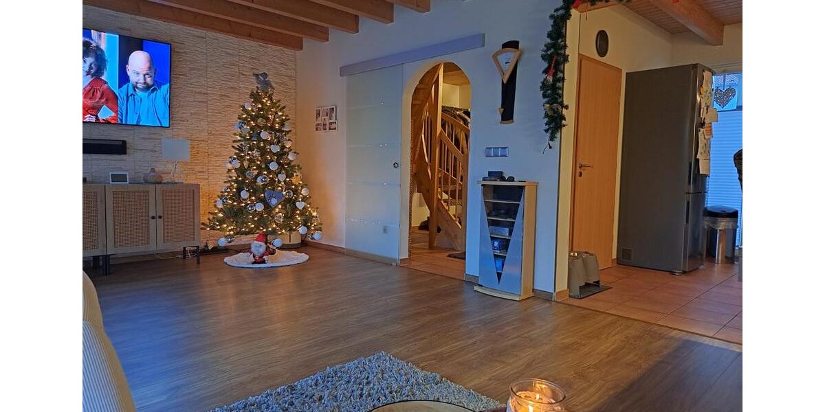 Versetzte Doppelhaushälfte in Pulheim-Sinnersdorf, Bj. 2005 4 zimmer