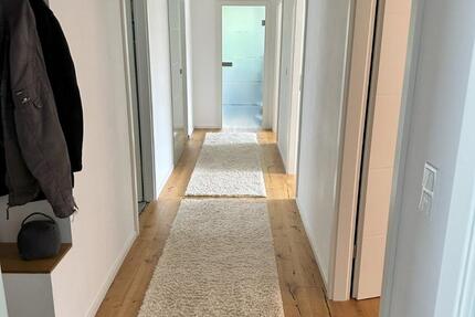 Großzügige 5-Zimmer-Wohnung im Bungalow-Stil