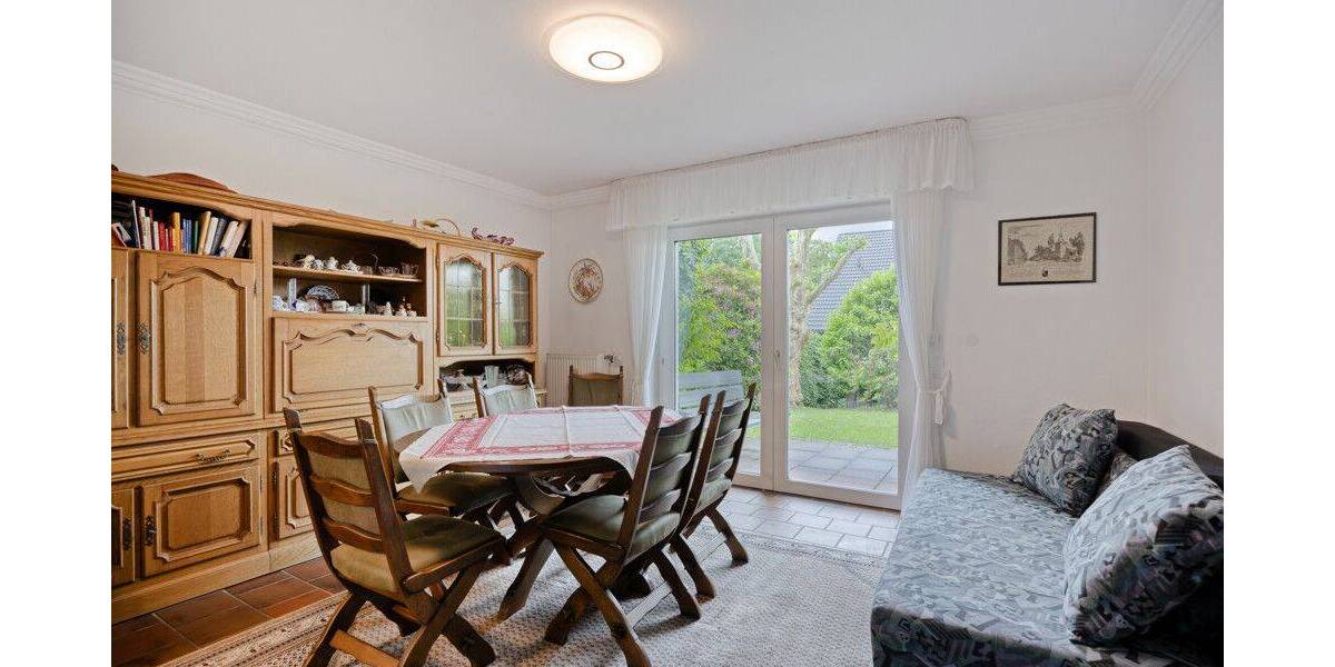 Großes Haus mit Pool in grüner Lage sucht neue Eigentümer - Einfamilienhaus Wermelskirchen / Dhünn Dhünn | Angebot:26949322