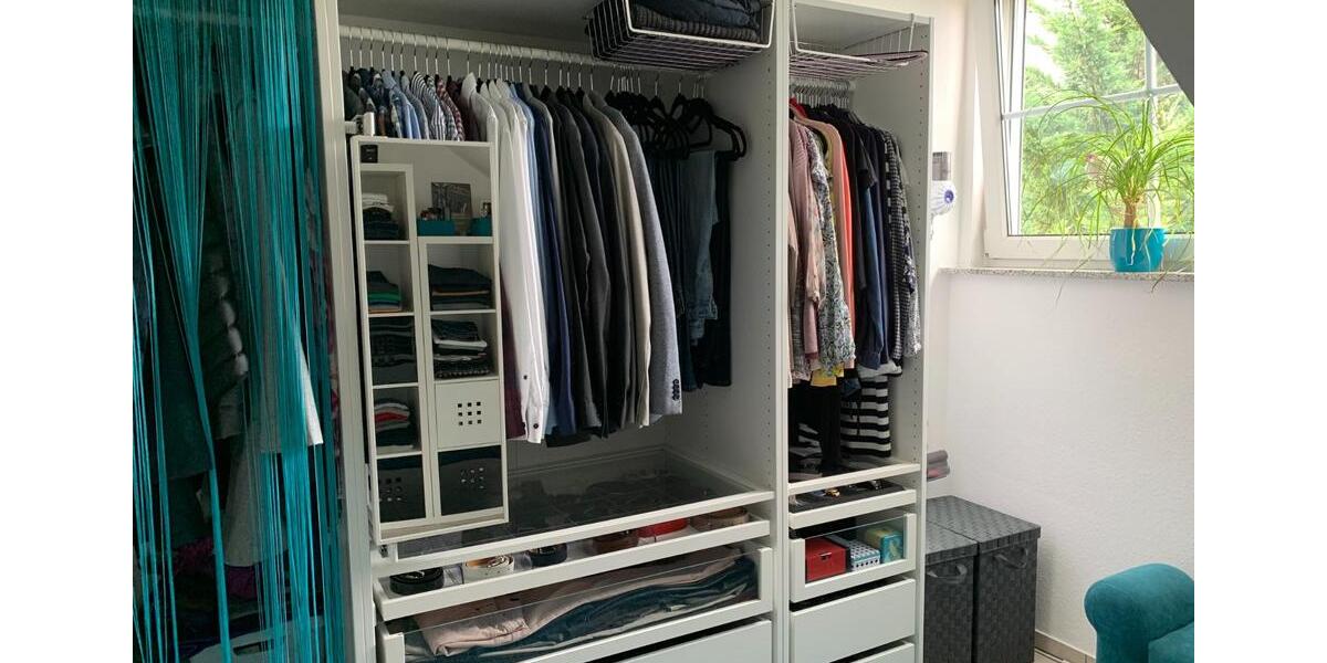 Provisionsfrei: Helle DG-Wohnung mit Balkon & 2 TG-Stellplätzen 3 zimmer