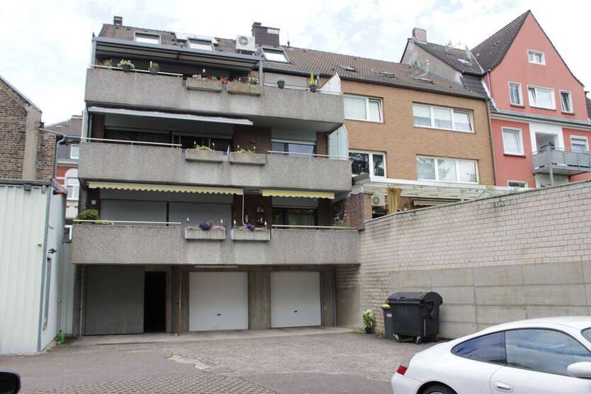 Haus zum Kaufen in Köln 1.290.000 € 366 m²