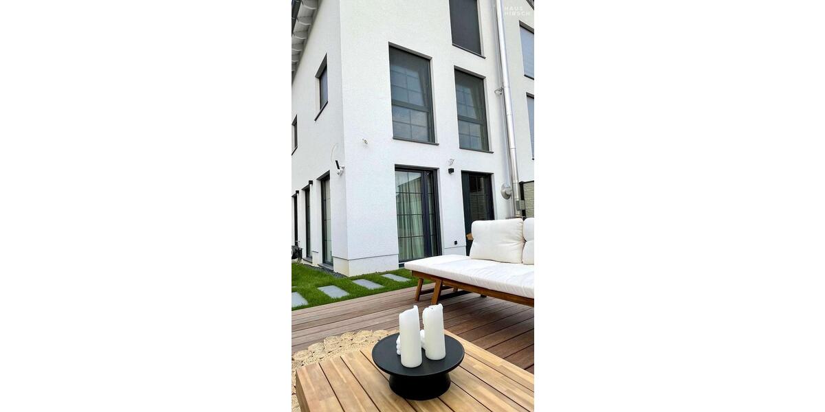 Luxuriöse Doppelhaushälfte mit Smart-Home-System, Alarmanlage, Kamin, Garten, - möbliert zur Miete 5 zimmer