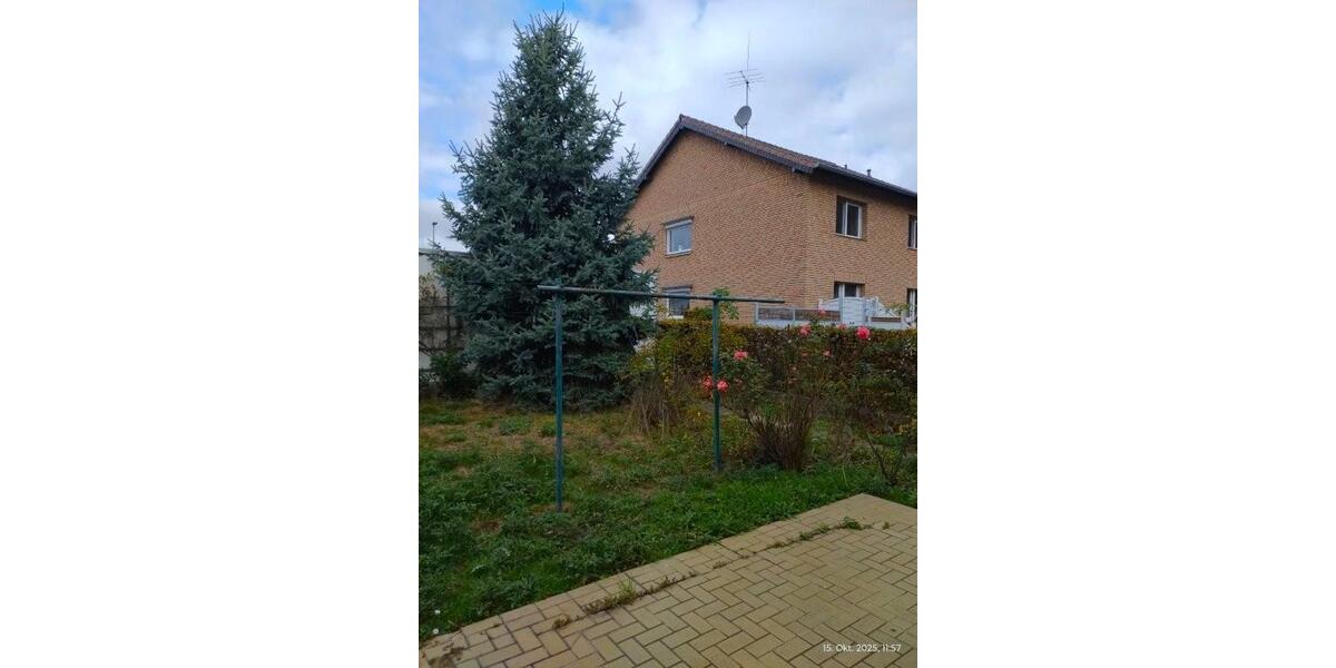 Gute Gelegneheit Großzügig geschnittenes Reihenendhaus mit Balkon, schönem Garten und Garage 6 zimmer