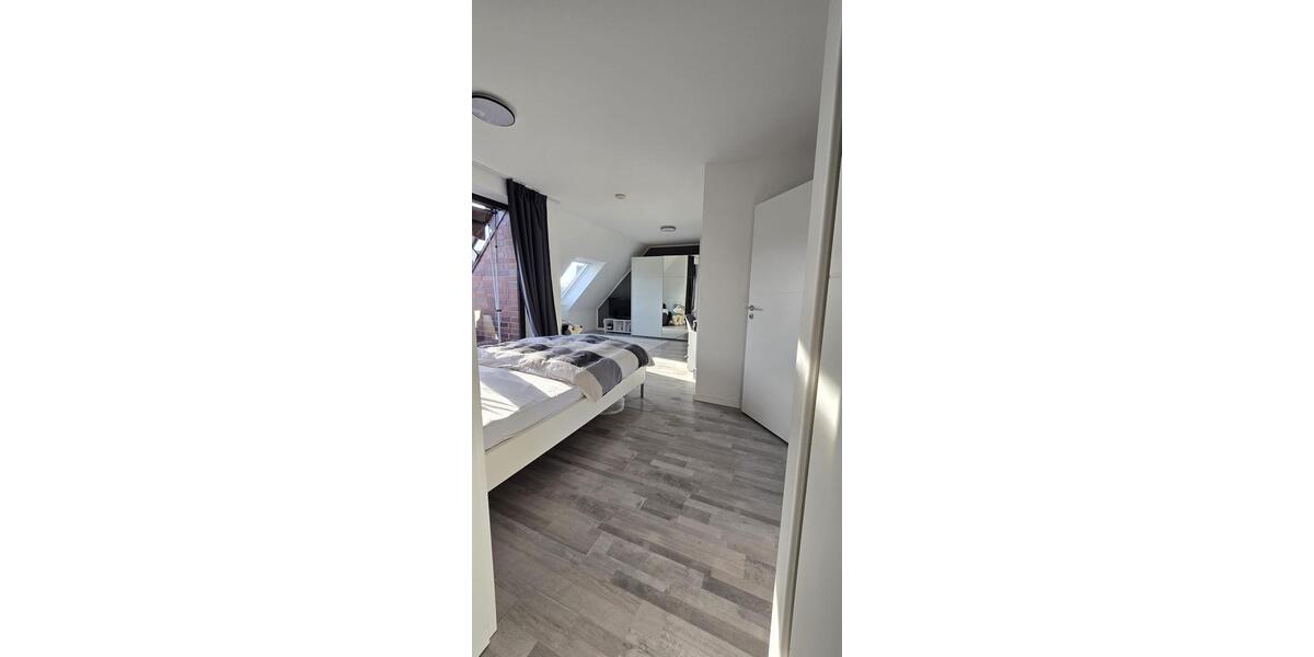 Dachgeschoßwohnung Solingen Ohligs - 2 Zimmer, 57 m&sup2;, 175.000&euro; | Angebot:25642570