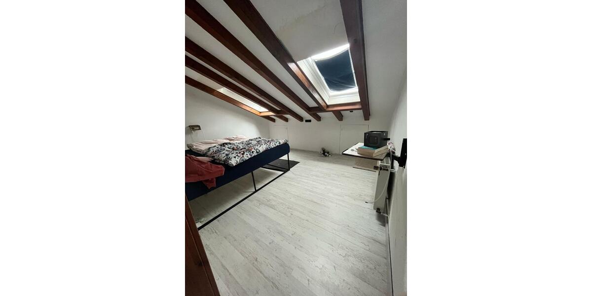 Dachgeschoßwohnung Burscheid - 3 Zimmer, 90 m&sup2;, 1.010&euro; | Angebot:25378677