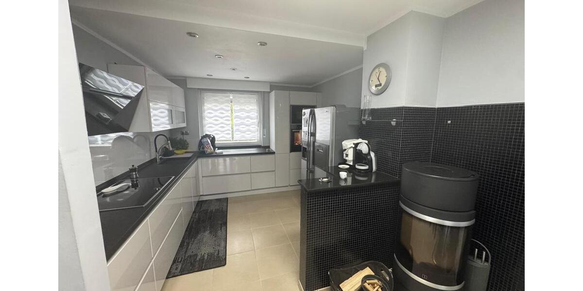 Reihenmittelhaus mit Keller in Niederkassel 5 zimmer