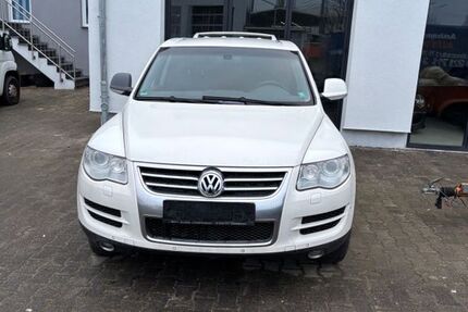 VW Touareg 234.500 km 9.100 € Leverkusen 51381