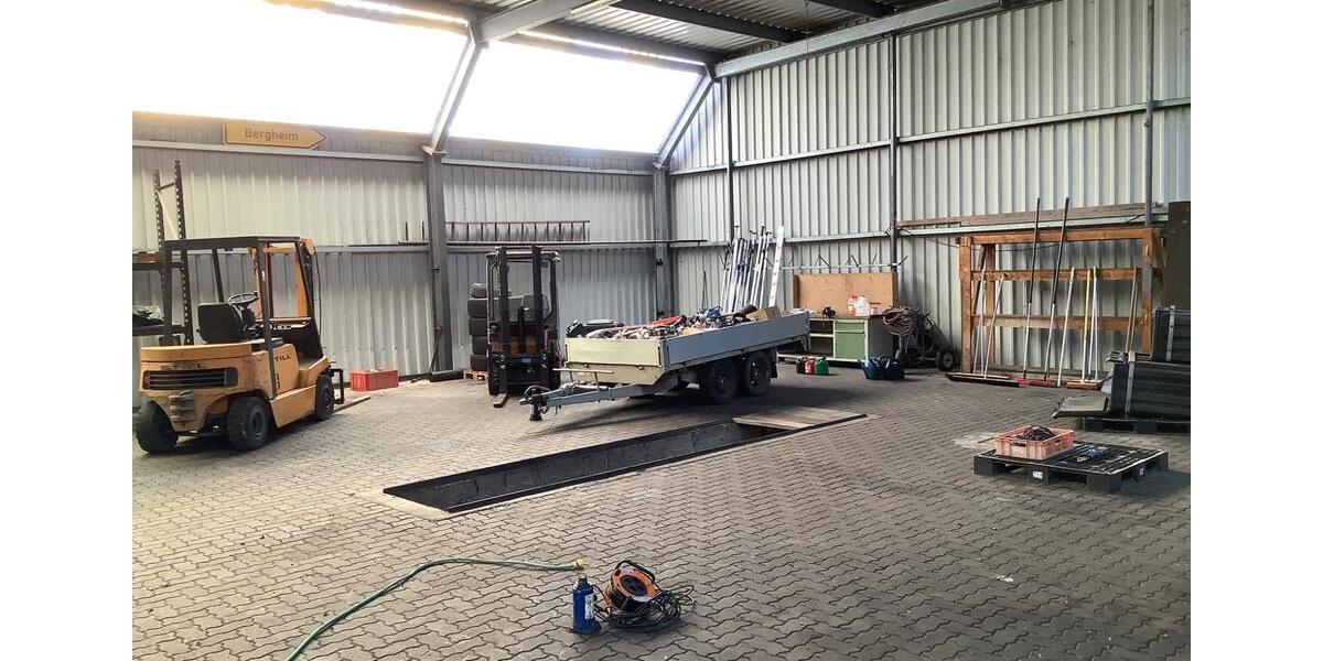 225qm Lagerhalle Blechhalle mit ca. 900qm Freifläche zimmer