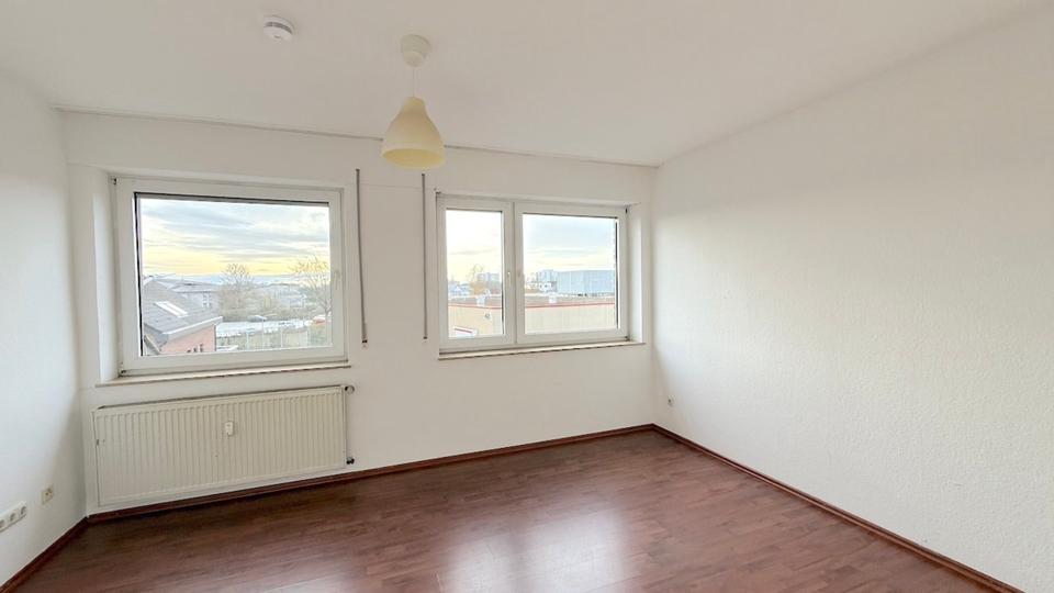 Erste eigene Bude oder Traumpaar-Nest? Schicke Dachgeschosswohnung mit gr. Balkon, BM-City – jetzt frei! 2 zimmer