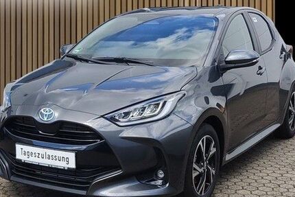 Toyota Yaris 1.100 km 24.690 &euro; Leverkusen 51381