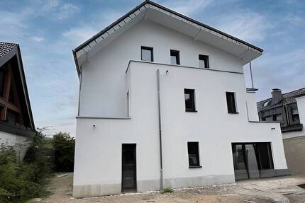 Erstbezug: Traumhafte Wohnung mit Garten 4 zimmer