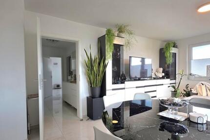 Exklusive 3 Zimmer Penthouse Wohnung mit EBK - provisionsfrei 3 zimmer