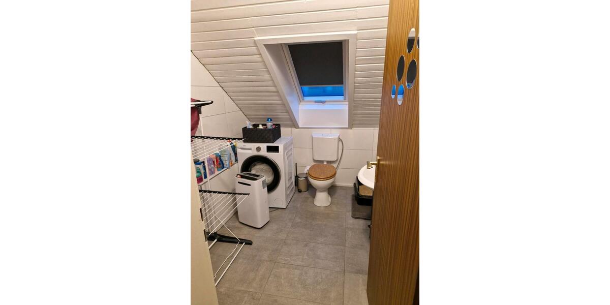 Gemütliche 2-Zimmer-Dachgeschosswohnung in Leverkusen 1 zimmer