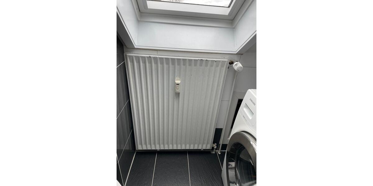 Dachgeschoßwohnung Remscheid Gemarkung Bergisch Born - 1 Zimmer, 50 m&sup2;, 400&euro; | Angebot:26311863