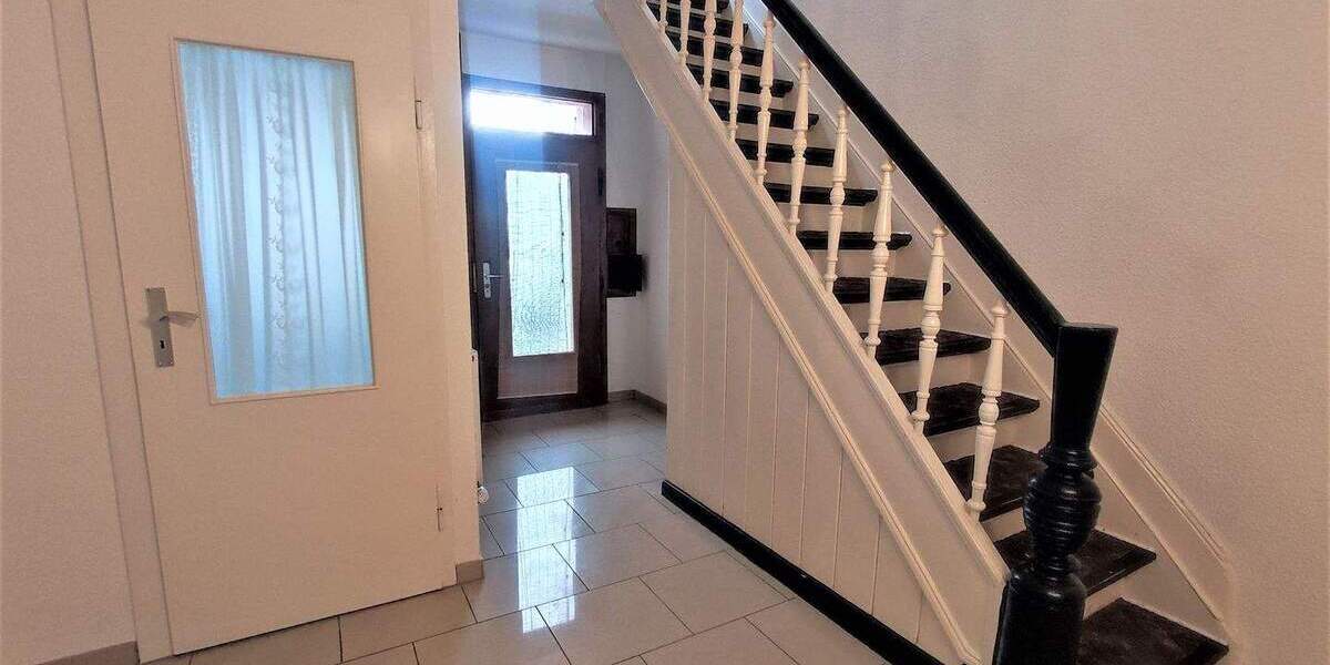 Reihenmittelhaus Düsseldorf Heerdt - 1 Zimmer, 285 m&sup2;, 695.000&euro; | Angebot:24696292