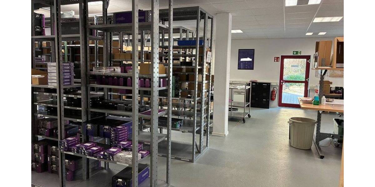 Gewerbeimmobilie Büros & ebenerdige Halle zimmer