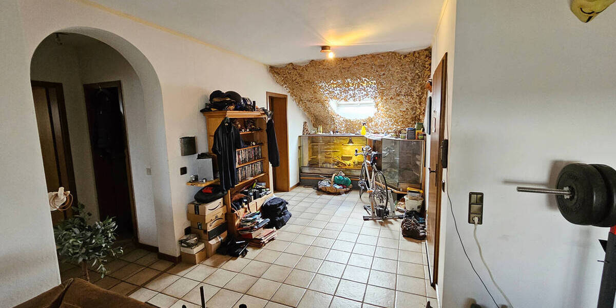 Gut vermietete 2-Zimmer-Dachgeschosswohnung mit Balkon u. Garage im Herzen von Burscheid 2 zimmer