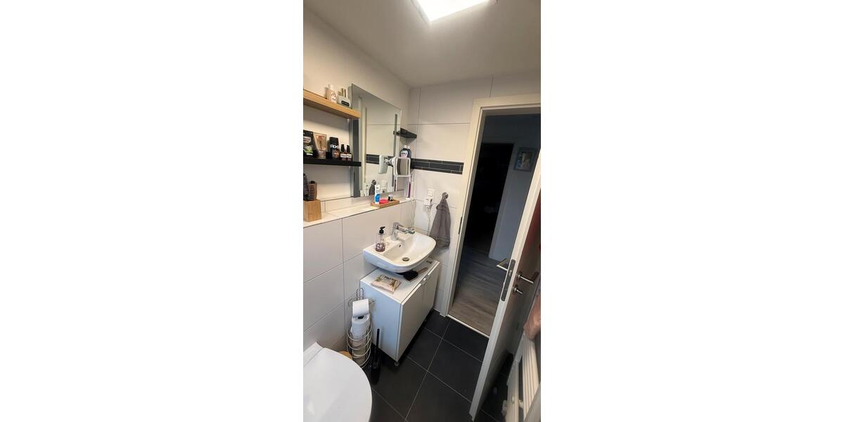 Dachgeschoßwohnung Hürth - 1 Zimmer, 42 m&sup2;, 1.210&euro; | Angebot:25616666