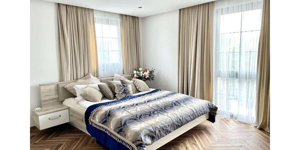 Luxuriöse Doppelhaushälfte mit Smart-Home-System, Alarmanlage, Kamin, Garten, - möbliert zur Miete 5 zimmer