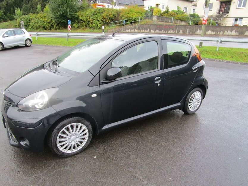 Aygo (X)