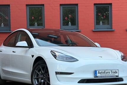 Tesla Model 3 98.406 km 29.500 &euro; Neuss 41472