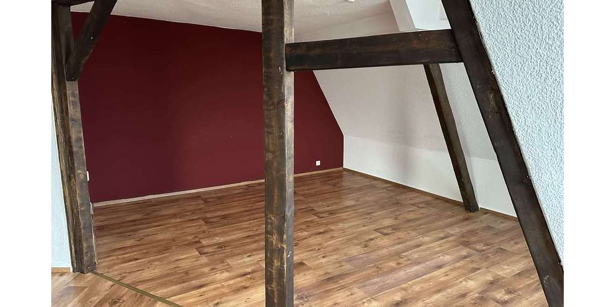 Etagenwohnung Solingen Mitte - 3 Zimmer, 94 m&sup2;, 750&euro; | Angebot:25566385