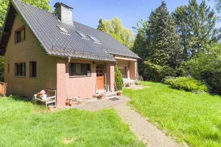 Haus Solingen Central - 7 Zimmer, 141 m&sup2;, 359.000&euro; | Angebot:27083041