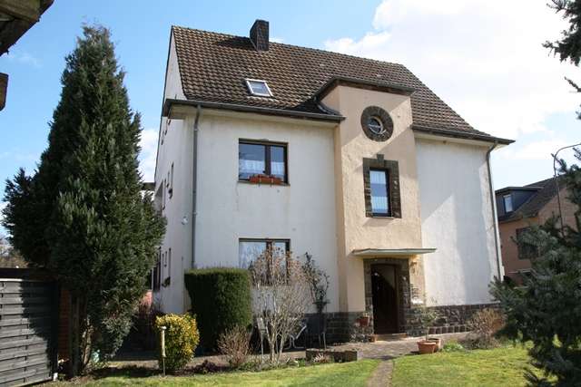 Haus zum Kaufen in Troisdorf 589.900 € 238 m²
