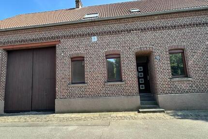 HOFSTELLE BAUERNHAUS 155 QM WOHNFLÄCHE MIT SCHEUNE 92 QM 6 zimmer