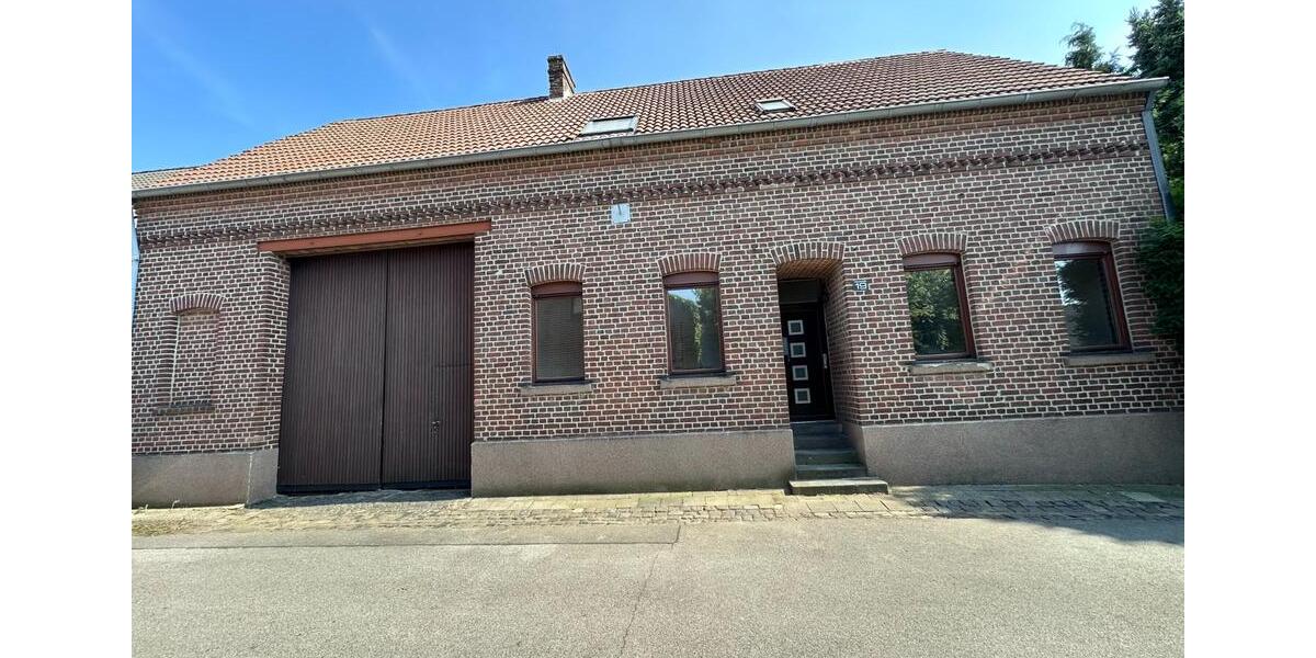 HOFSTELLE BAUERNHAUS 155 QM WOHNFLÄCHE MIT SCHEUNE 92 QM 6 zimmer