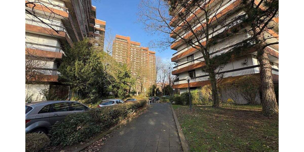 Nur noch einziehen! Modernisierte 4-Zimmer mit 2 Balkonen, neues Bad mit Wanne, Gäste-Bad mit Dusche 4 zimmer