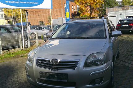 Toyota Avensis 270.652 km 3.950 &euro; Leverkusen 51377