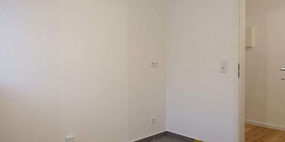 Umfassend sanierte 2-Zimmer-Stadtwohnung in zentraler Lage - mit Tiefgaragenstellplatz 2 zimmer