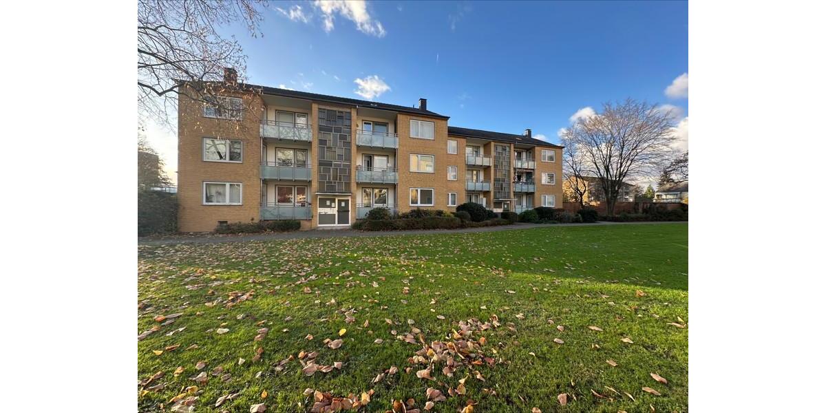 3 Zi-Erdgeschosswohnung mit zwei Balkone und eigenen Garten! zimmer