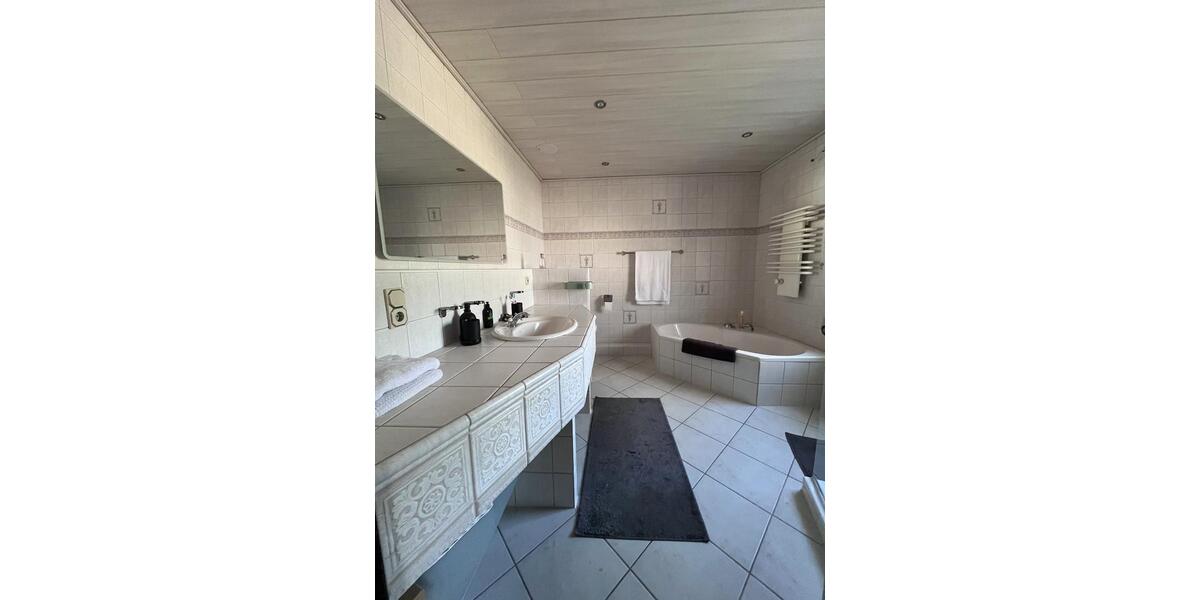 Einfamilienhaus Bergheim - 4 Zimmer, 167 m&sup2;, 2.080&euro; | Angebot:25899926