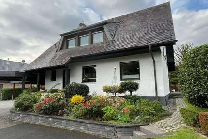 Haus zum Mieten in Overath 2.600 € 240 m² 5 zimmer