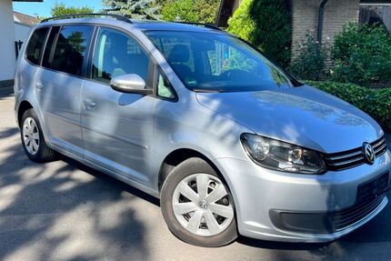 VW Touran 218.828 km 6.190 &euro; Hilden 40724
